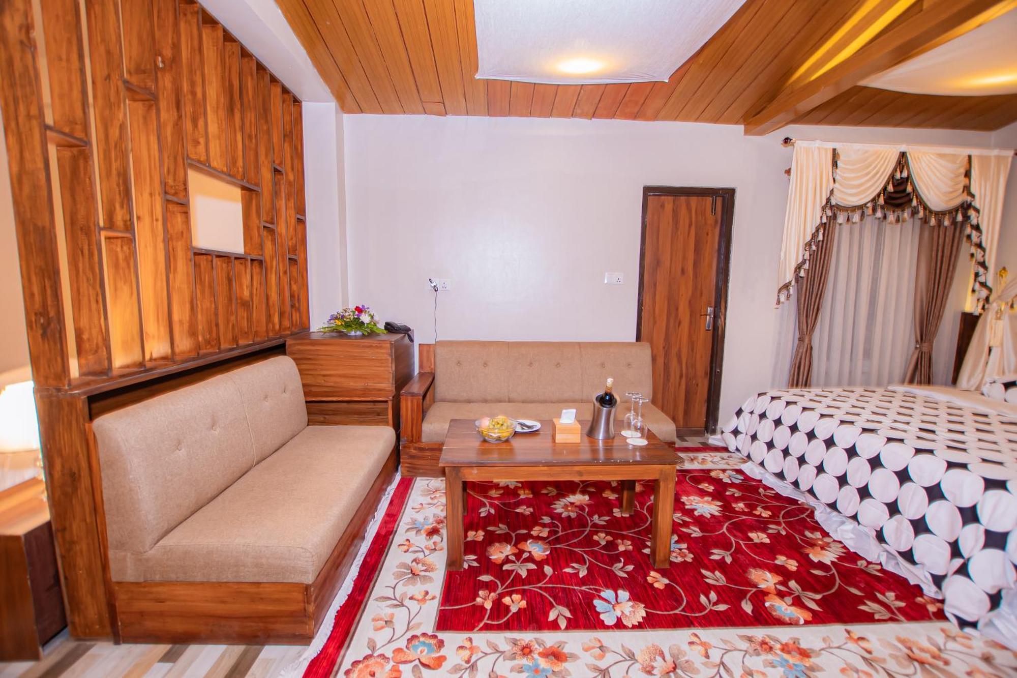 Busy Bee Resort, Pókhara Exteriér fotografie