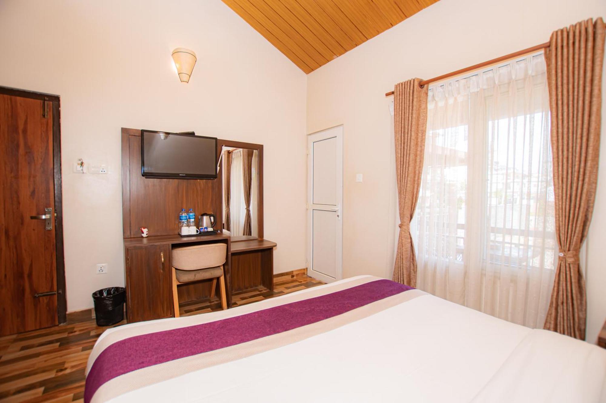 Busy Bee Resort, Pókhara Exteriér fotografie